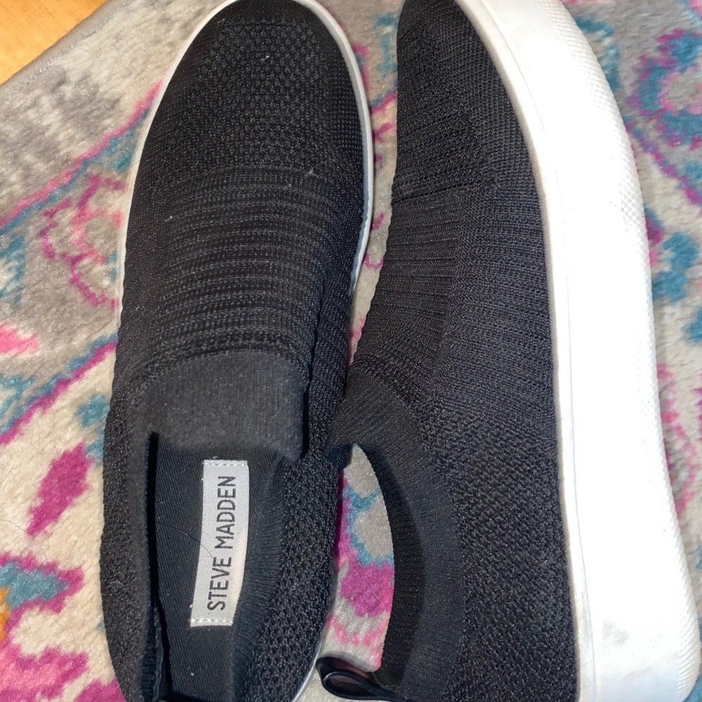 STEVE MADDEN STOES!